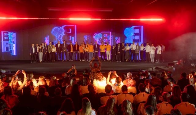 Anadolu Grubu Çalışanları Bi-F..