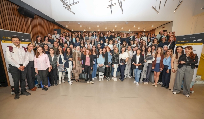 Binance TR Teknolojide Kadın Akademisi, İzmirli Kadınlarla Buluştu