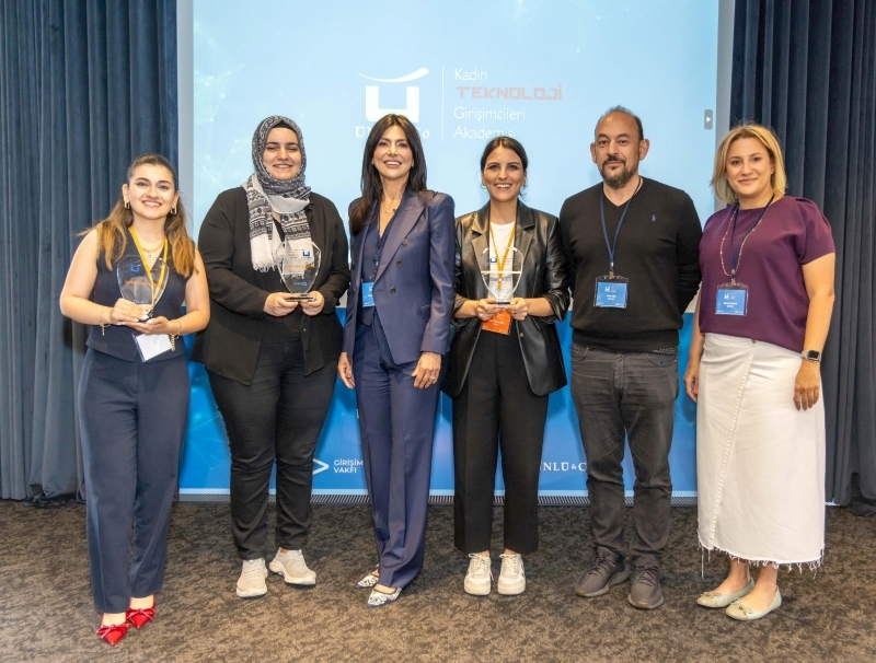 ÜNLÜ & Co Kadın Teknoloji Girişimcileri Akademisi Yeni Mezunlarını Verdi