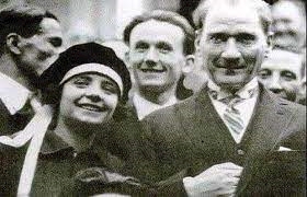 TÜRKİYE’NİN ÇAĞDAŞLAŞMA YOLUNDAKİ PARLAK IŞIĞI: SÜREYYA AĞAOĞLU