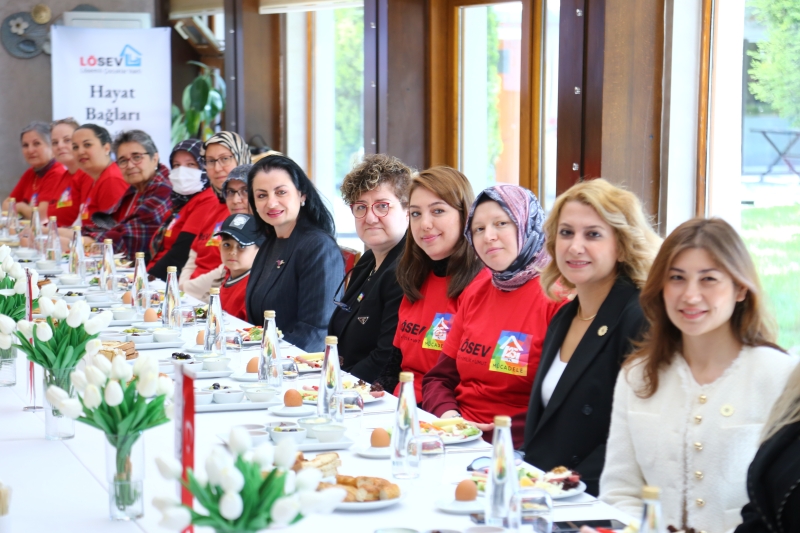 Annelerin mücadelesine destek veren çalışmalar