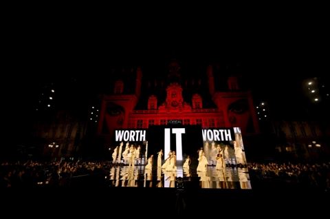 L’Oréal Paris, Paris Moda Haftası’nda Kadınların Güçlenmesi ve Kız Kardeşliği Kutladı